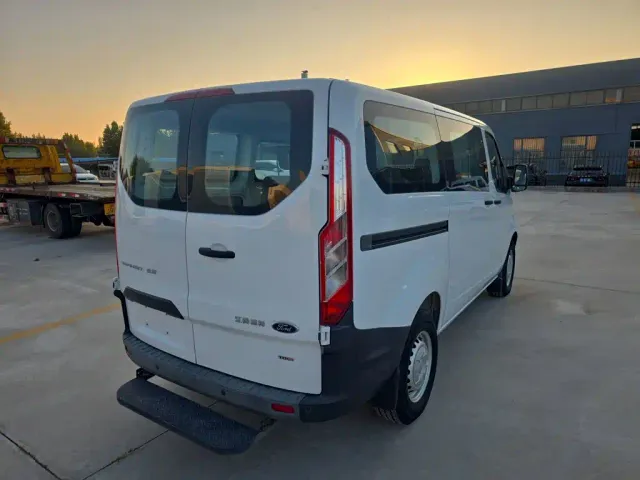 Ford Transit — Фото автомобиля 5