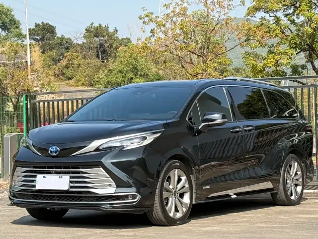 Фотография автомобиля — Toyota Sienna