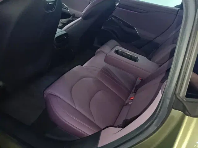 Xiaomi SU7 — Фото автомобиля 12