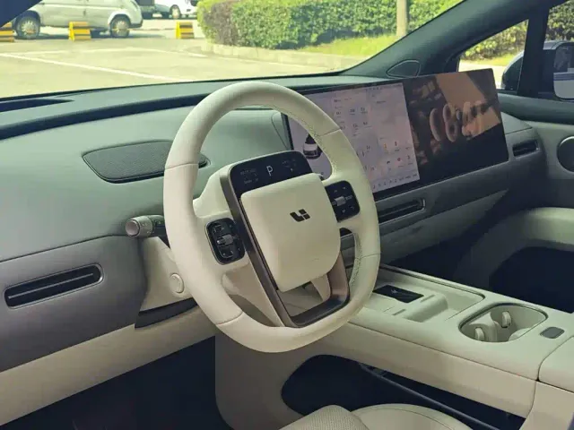Li Auto i6 — Фото автомобиля 7