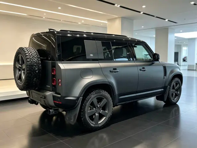 Land Rover Defender — Фото автомобиля 3