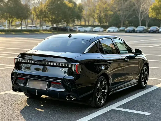Lynk & Co 03 — Фото автомобиля 12
