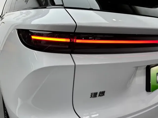 Li Auto i6 — Фото автомобиля 21
