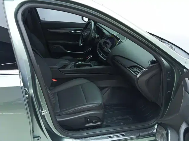 Cadillac CT5 — Фото автомобиля 8