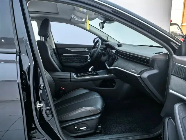 Dongfeng Yixuan MAX — Фото автомобиля 10