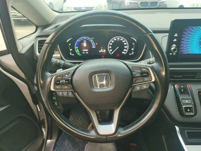 Honda Elysion — Фото автомобиля 10