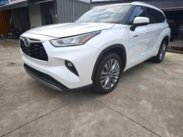 Фотография автомобиля — Toyota Highlander