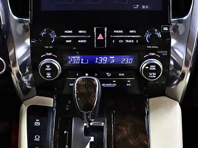 Toyota Alphard — Фото автомобиля 20