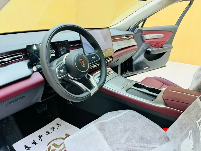 Hongqi H5 — Фото автомобиля 6