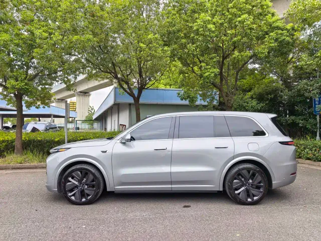 Li Auto L9 — Фото автомобиля 4