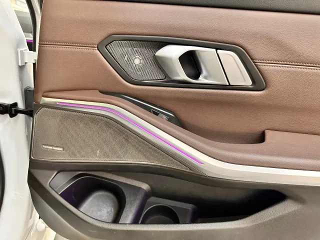 BMW 3 Series — Фото автомобиля 12