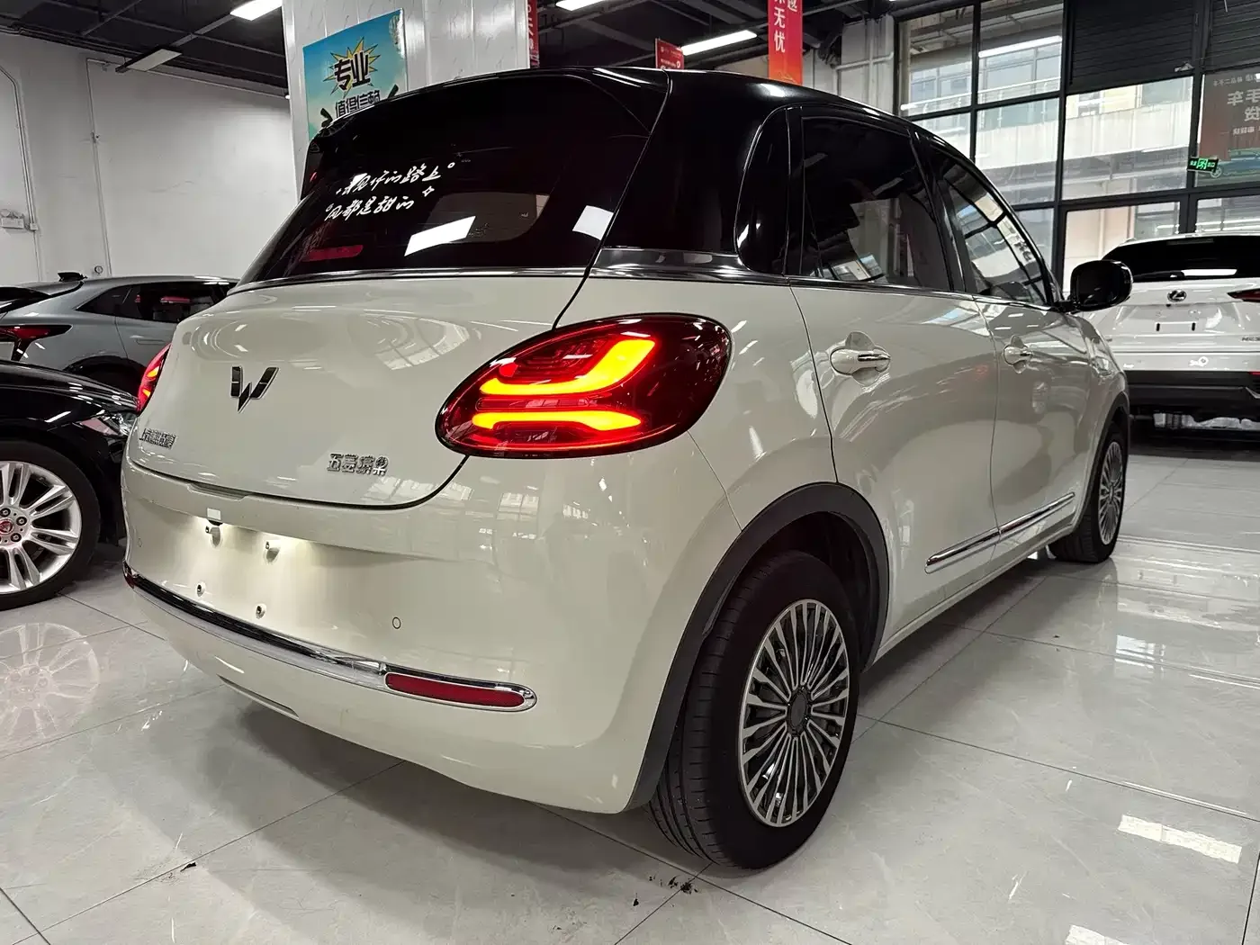 Wuling Motors Wuling Bingo 2023 333km Joyful Version — Фото автомобиля 7