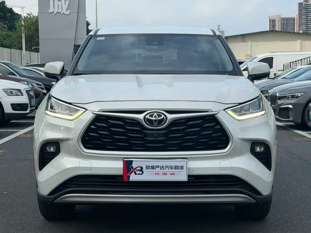 Toyota Highlander — Фото автомобиля 2