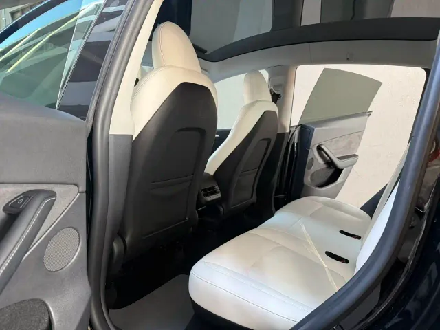 Tesla Model Y — Фото автомобиля 12