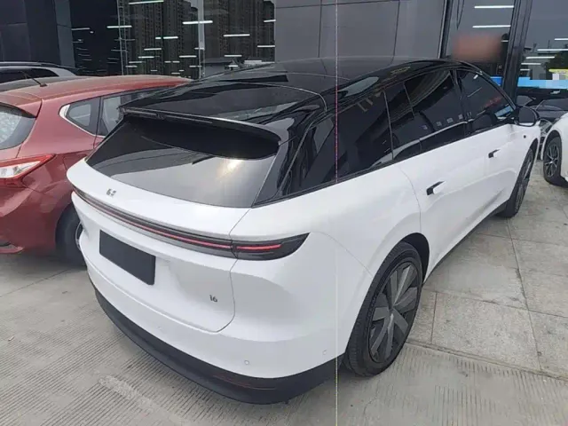 Li Auto i6 — Фото автомобиля 6