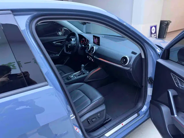 Audi Q2L — Фото автомобиля 10