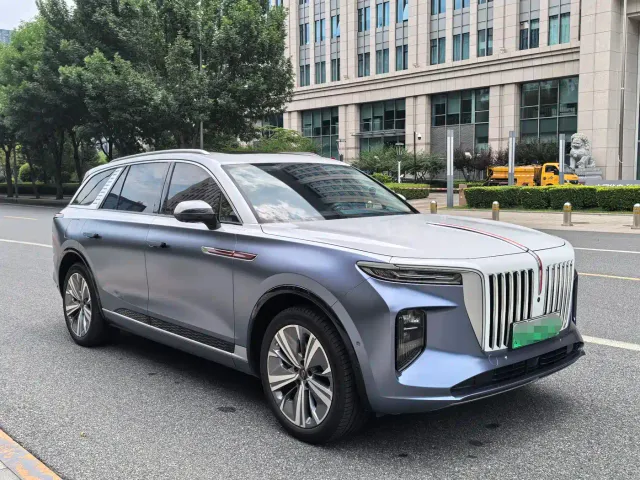 Hongqi E-HS9 — Фото автомобиля 5