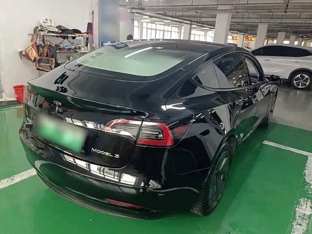 Tesla Model 3 — Фото автомобиля 6