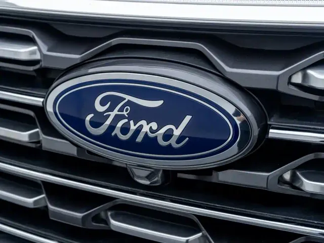 Ford Explorer — Фото автомобиля 11