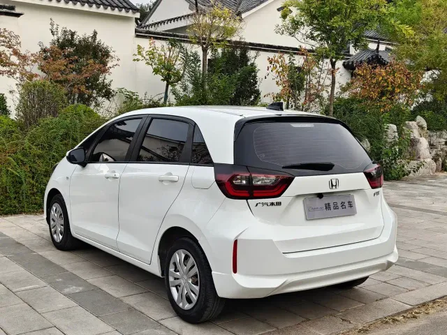 Honda Fit — Фото автомобиля 5
