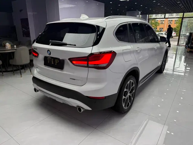 BMW X1 — Фото автомобиля 4