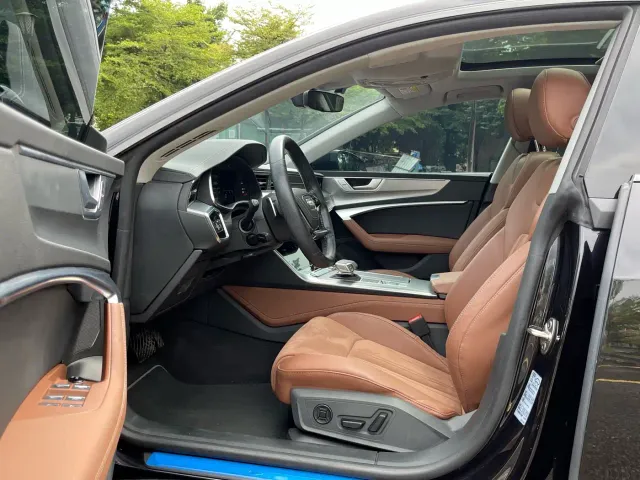 Audi A7L — Фото автомобиля 15