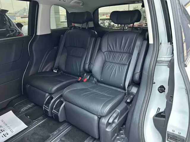 Honda Odyssey — Фото автомобиля 16