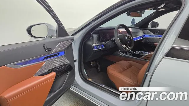 BMW 7 Series — Фото автомобиля 10