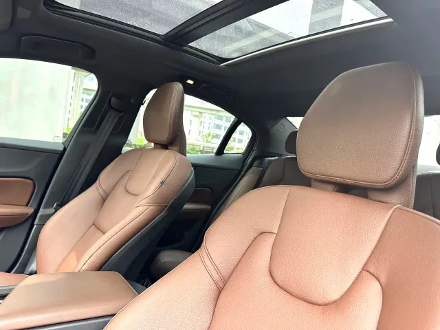 Volvo S60 — Фото автомобиля 12
