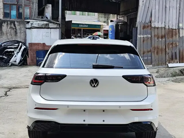 Volkswagen Golf — Фото автомобиля 17