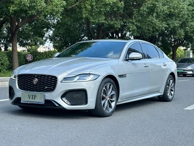 Фотография автомобиля — Jaguar XFL