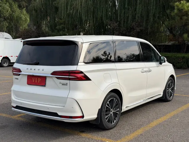 Roewe iMAX8 — Фото автомобиля 6
