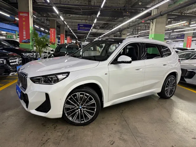 Фотография автомобиля — BMW X1