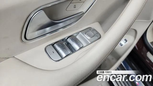 Mercedes-Benz GLS-Class — Фото автомобиля 24