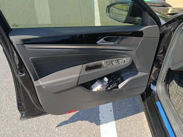Volkswagen Passat — Фото автомобиля 7