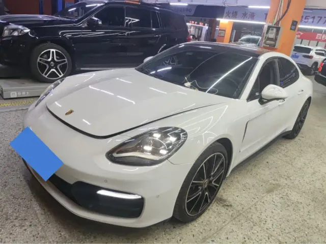 Фотография автомобиля — Porsche Panamera
