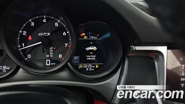 Porsche Macan — Фото автомобиля 16