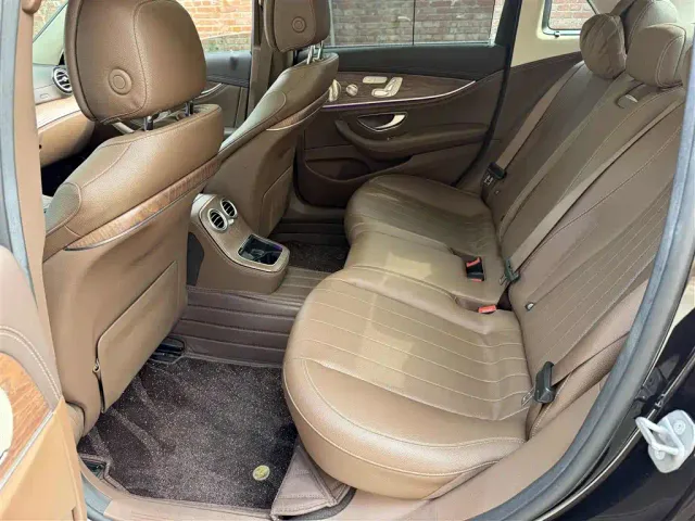Mercedes-Benz E-Class — Фото автомобиля 14