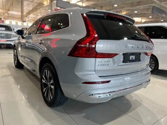 Volvo XC60 — Фото автомобиля 5