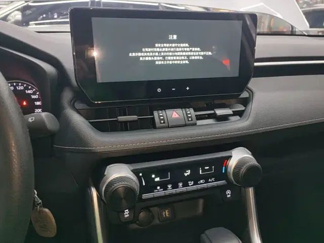 Toyota Wildlander — Фото автомобиля 12
