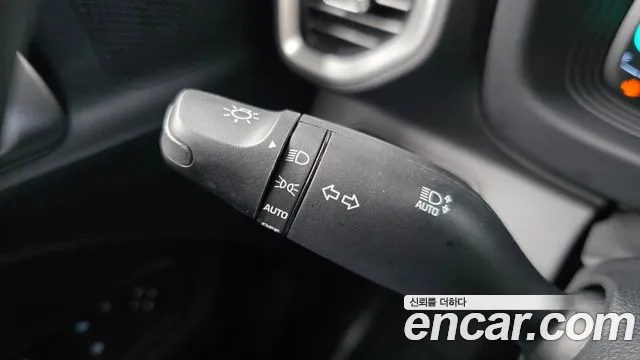 Hyundai Venue — Фото автомобиля 30
