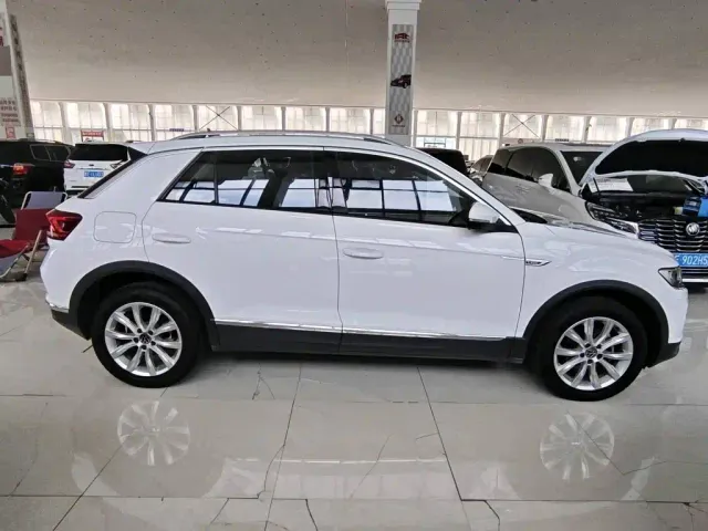 Volkswagen T-Roc — Фото автомобиля 8
