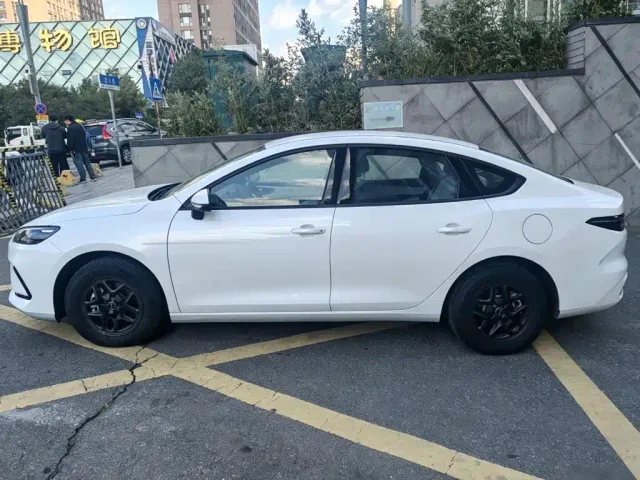 BYD Seal 05 DM-i — Фото автомобиля 8