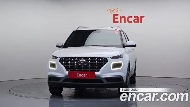 Hyundai Venue — Фото автомобиля 3