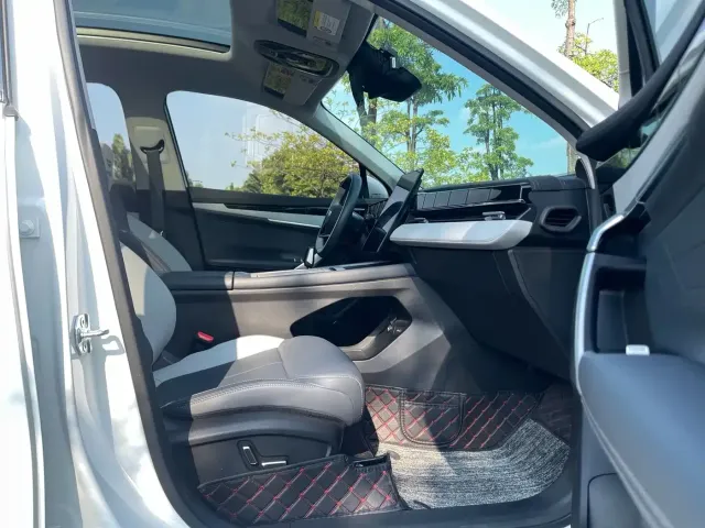 Geely Boyue L — Фото автомобиля 13