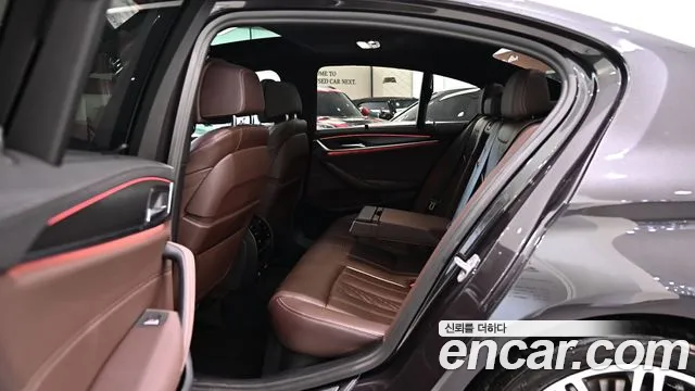 BMW 5-Series 5 серия (G30) 523d xDrive M Sport — Фото автомобиля 14