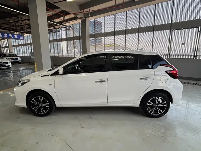 Toyota Vios FS — Фото автомобиля 15