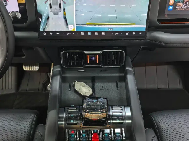 BYD FangChengBao Leopard 8 — Фото автомобиля 7