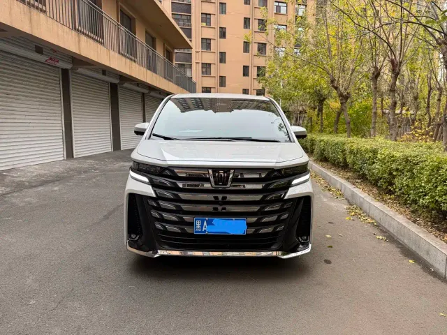 Toyota Vellfire — Фото автомобиля 2