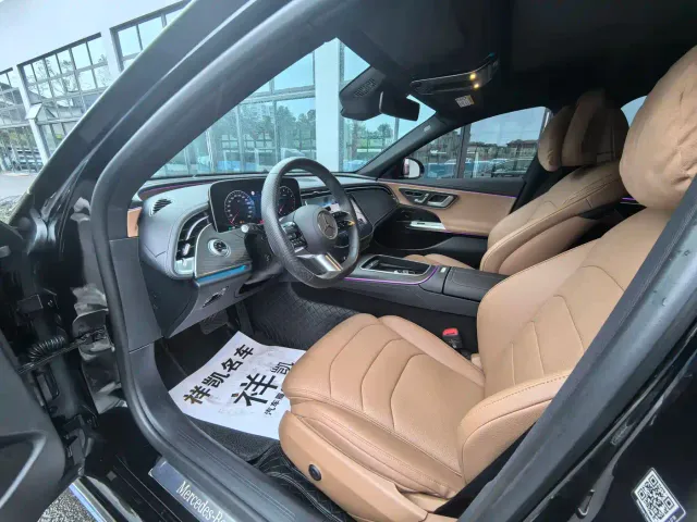 Mercedes-Benz E-Class — Фото автомобиля 4